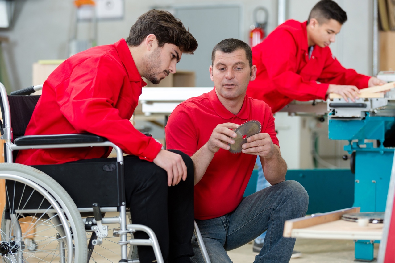 инвалид3 Работодатели, которые из-за своей специфики не могут трудоустроить инвалида, имеют возможность профинансировать создание рабочего места в другой организации.jpg